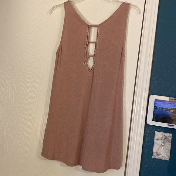 BKE Boutique pink tunic top size Medium - Picture 5 of 6